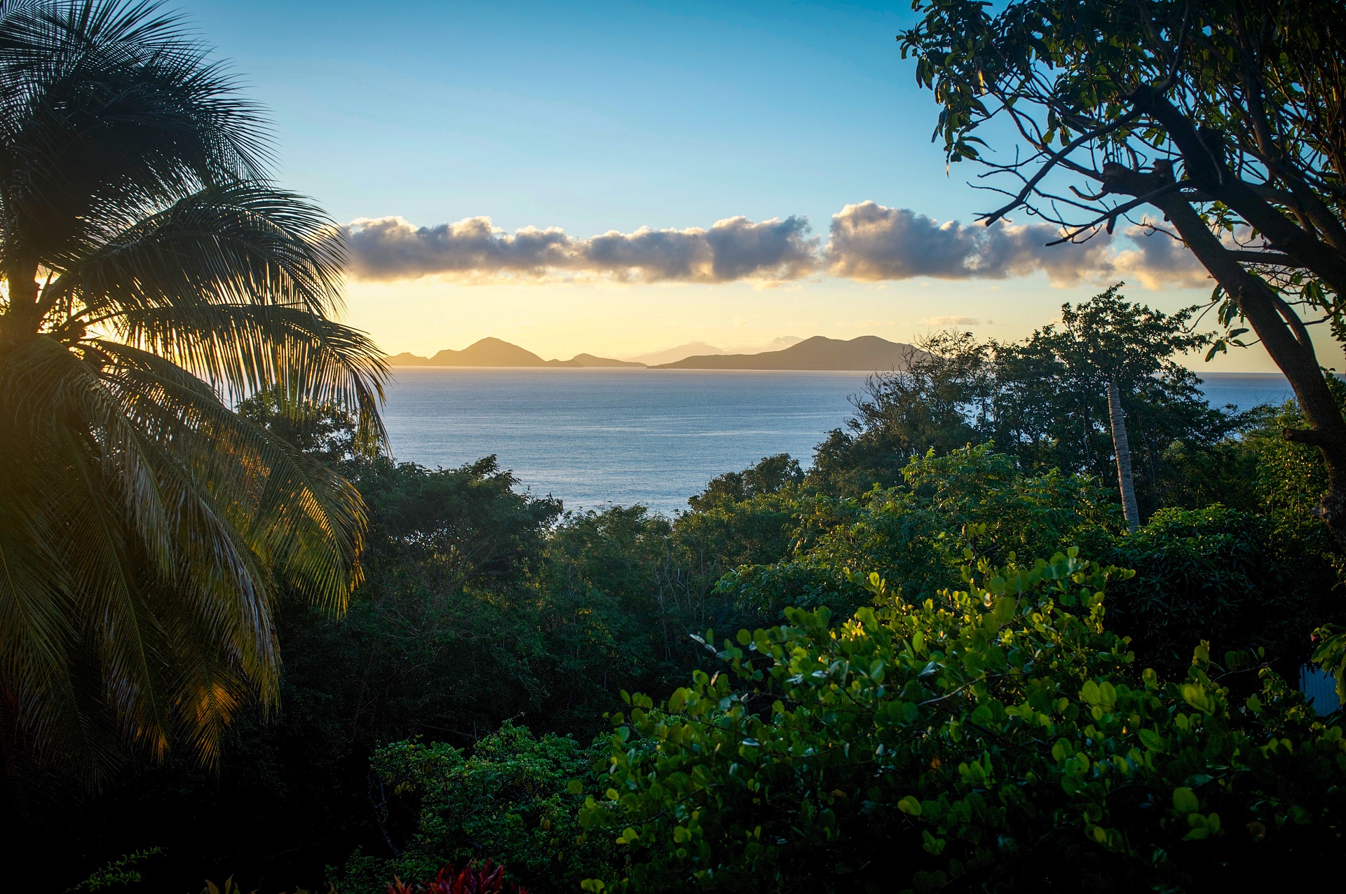 sunrise-over-les-saintes-guadeloupe