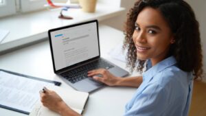 comment-devenir-hotesse-de-l-air